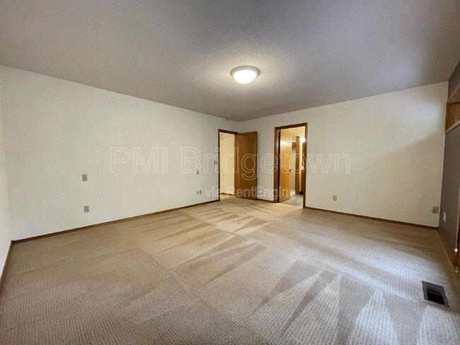 Building Photo - 11011 S Southridge Dr