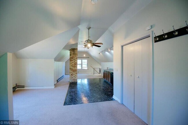 Loft - 1165 14th Ave SE