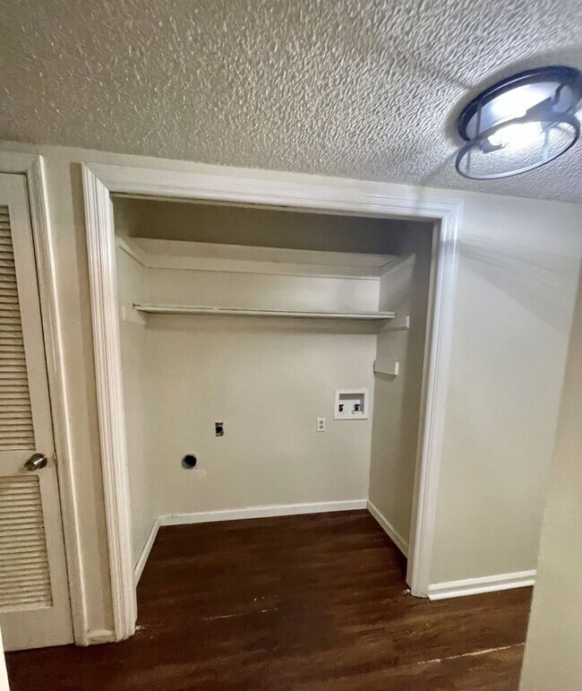 Building Photo - 104 Shoals Dr