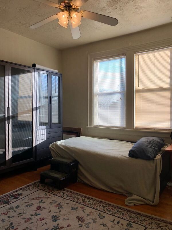 Building Photo - 603 S Davis Ave