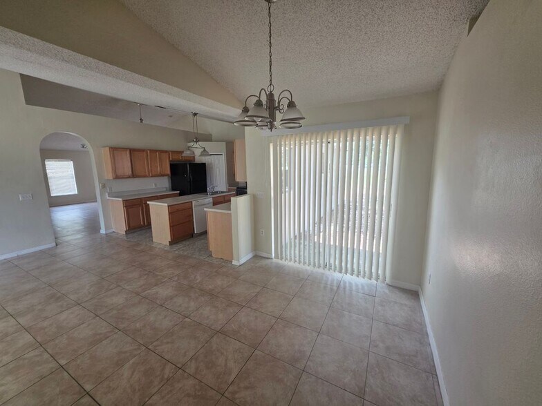 Building Photo - 15 Catalina Ct