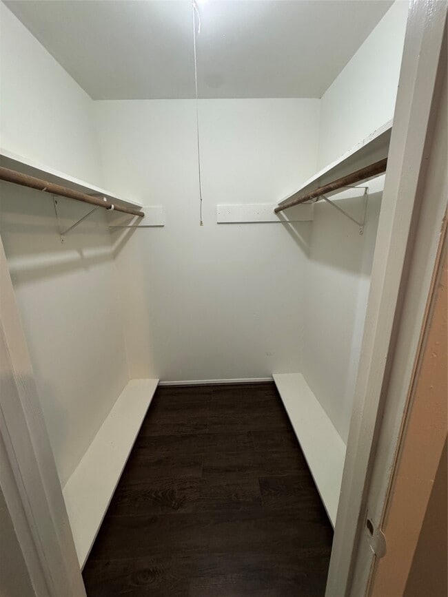 Building Photo - 10032 Neuens Rd