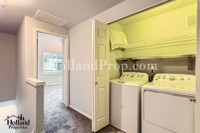 Building Photo - Charming 3-Bedroom Home in Prime Hillsboro Location!