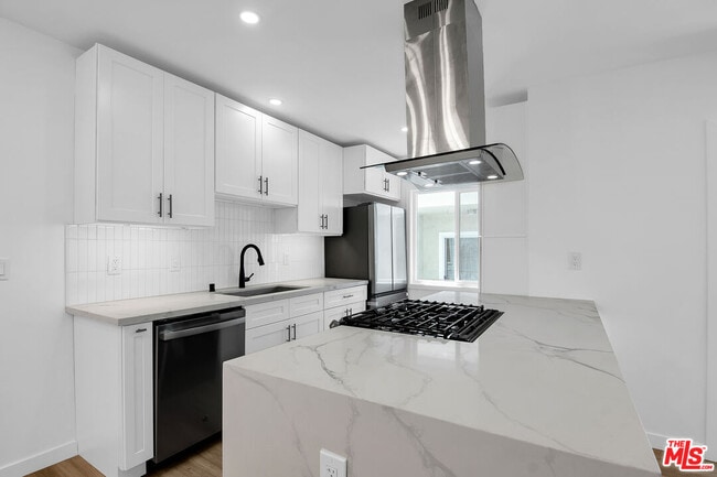 Building Photo - 1021 N Genesee Ave