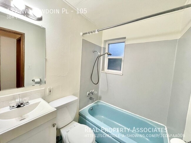 Building Photo - 127 NW Bowdoin Pl