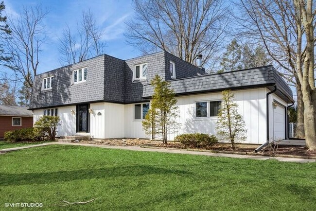 Building Photo - $3,000 | 5 Bedroom, 2.5 Bathroom House | N...