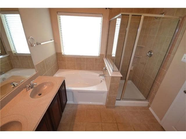 Building Photo - 9009 Weller Ln