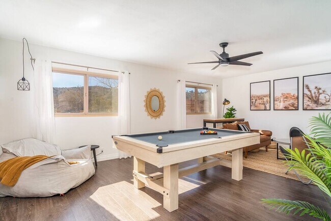 Building Photo - 57405 Navajo Trl