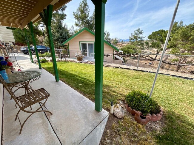 Building Photo - 4-BEDROOM 3-Bathroom FURNISHED Peaceful Country Living