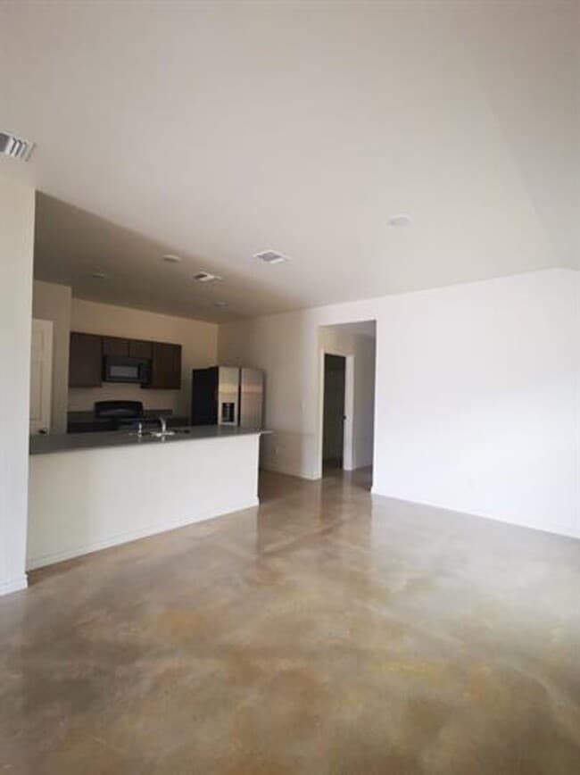 Building Photo - P2-2404 Alterman Drive Temple, TX 76504