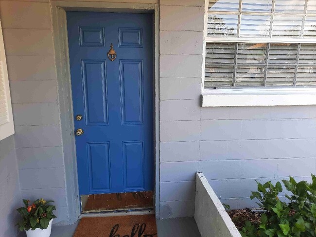 Building Photo - 4315 S Renellie Dr