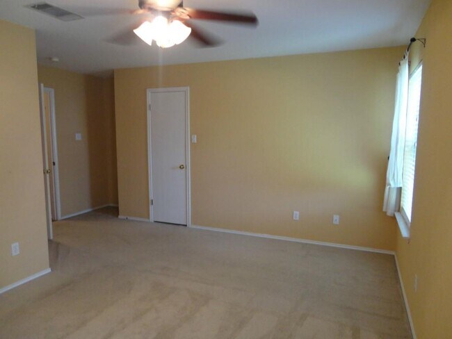 Building Photo - 17418 Dashwood Creek Dr