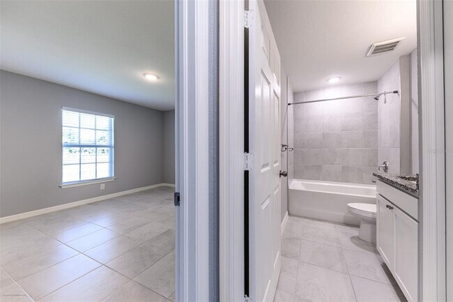 Building Photo - 25583 Deep Creek Blvd