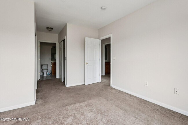 Building Photo - 368 Rector St