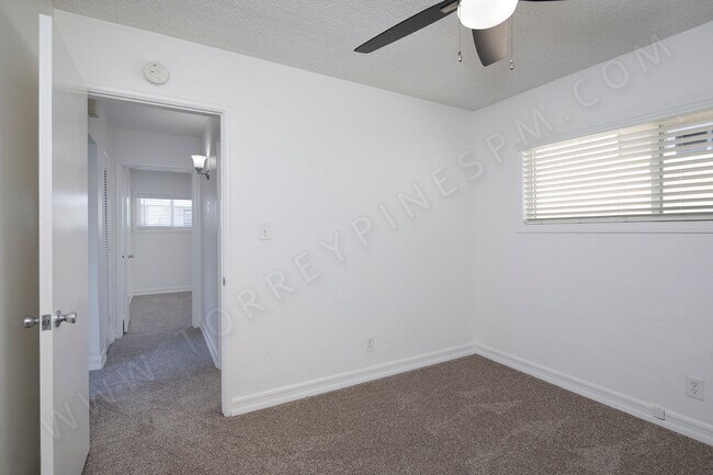 Building Photo - 2 WEEKS FREE!!! 2 BR with Partial Bay Views and Parking!