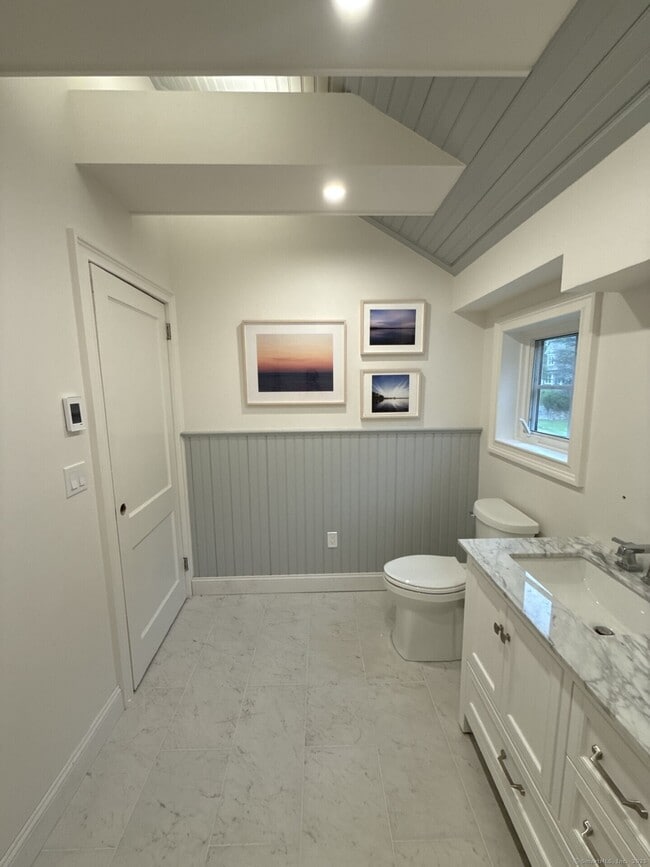 Building Photo - 55 Vineyard Pl