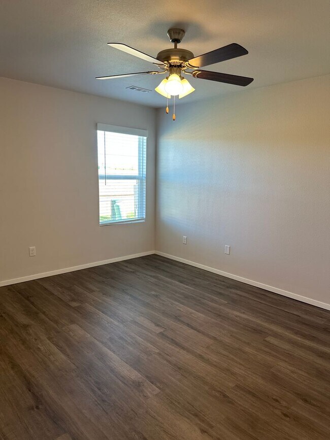 Building Photo - *Pre-leasing* Three Bedroom | Two Bath Hom...