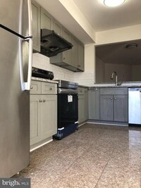 Building Photo - 4202 Quaker Ct