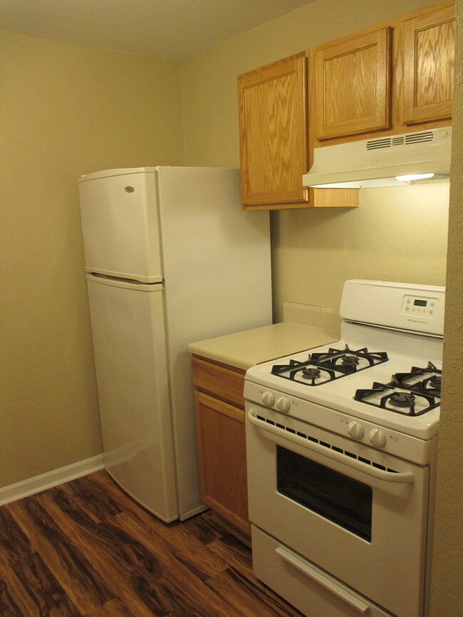 Building Photo - 2bed/1bath condo in convenient location......