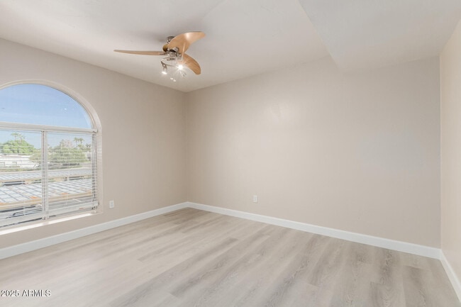 Building Photo - 10610 S 48th St