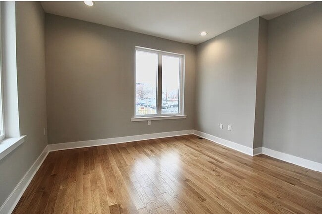 Building Photo - 1642 Cambridge St