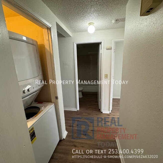 Building Photo - 2 Bedroom Unit in Spanaway!