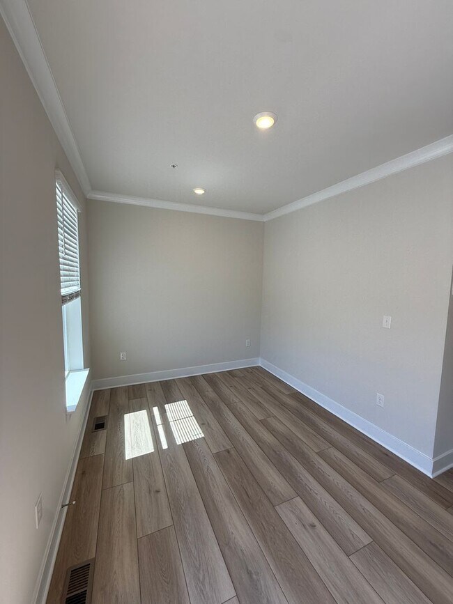 Building Photo - Modern Townhome with Golf Course Views & 2-Car Garage- Cambridge, MD