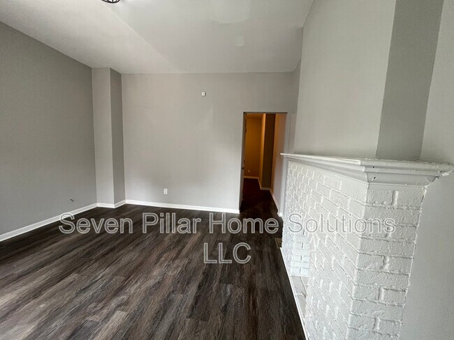 Building Photo - 112 Dana Ave