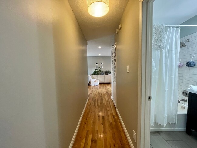 Building Photo - Charming 3Bed 2Bth Montavilla Neighborhood with Detached Additional Living Area and Backyard Grea...