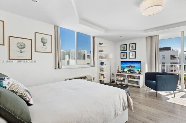 Building Photo - 1255 Collins Ave