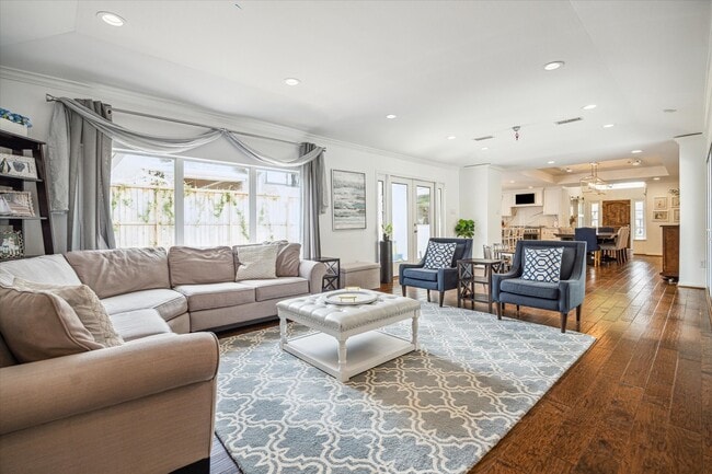 Building Photo - 6249 Olympia Dr