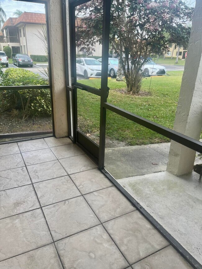 Building Photo - 7178 Golf Colony Ct