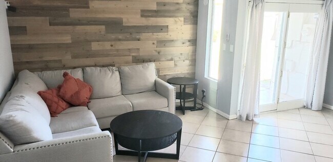 Building Photo - Wonderful Continental East home in Tempe!!