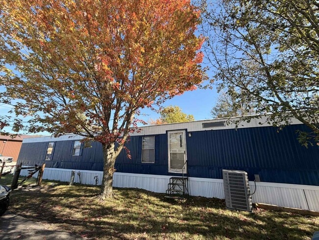 Primary Photo - Shared Trailer for Rent – Webb City, MO.