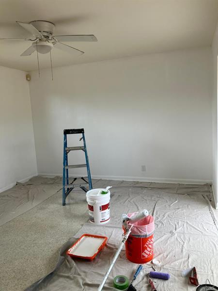 Building Photo - 330 Southwind Dr