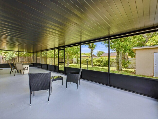 Building Photo - 4862 Andros Dr