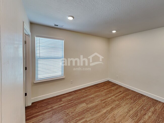 Building Photo - 2360 S Wild Horse Way