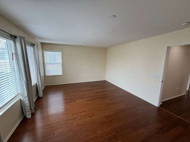 Building Photo - Large North Oxnard Home for Rent