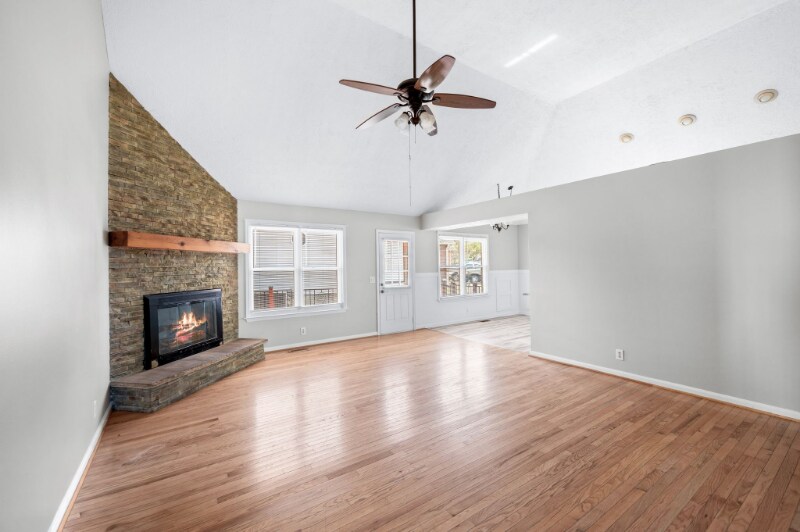 Building Photo - 3600 Burwick Pl