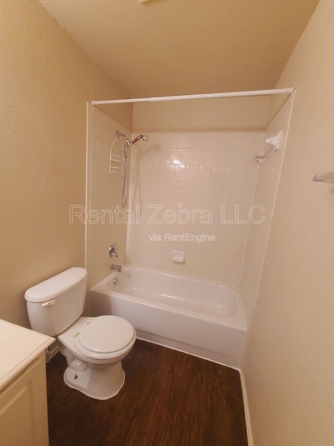 Building Photo - 8062 Raleigh Dr