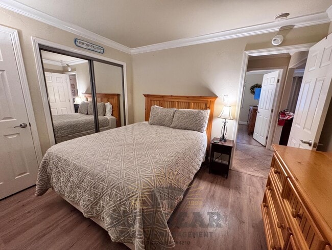 Building Photo - 2 Bedroom Furnished Condo in Incline w Carport (IM8)