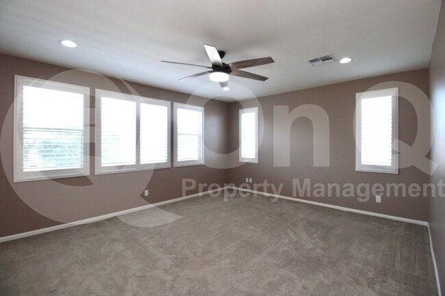 Building Photo - 3080 S Jasmine Dr