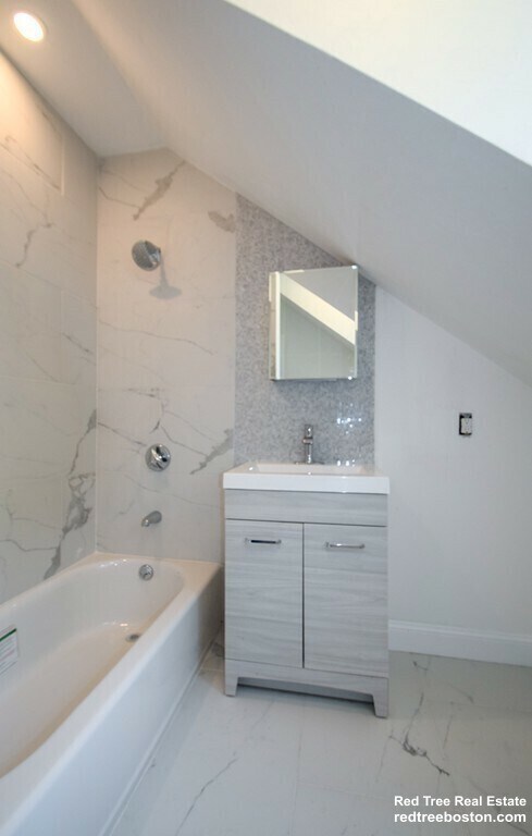 Building Photo - 32 Cedar St