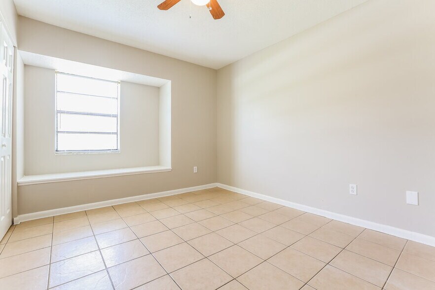 Building Photo - 20094 Lorenzo Ave