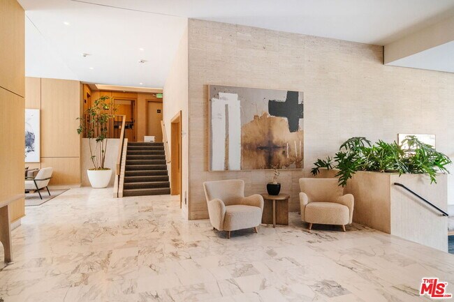 Building Photo - 999 N Doheny Dr