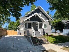 Building Photo - 2537 SE 33rd Pl