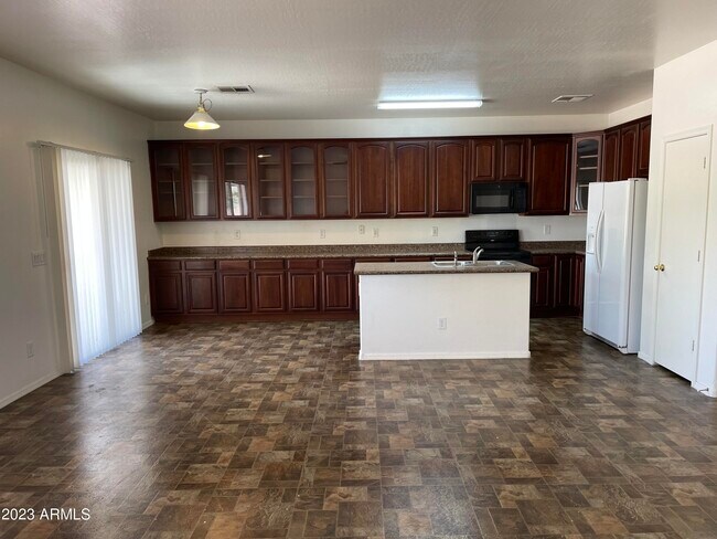 Building Photo - 23576 W Pecan Rd