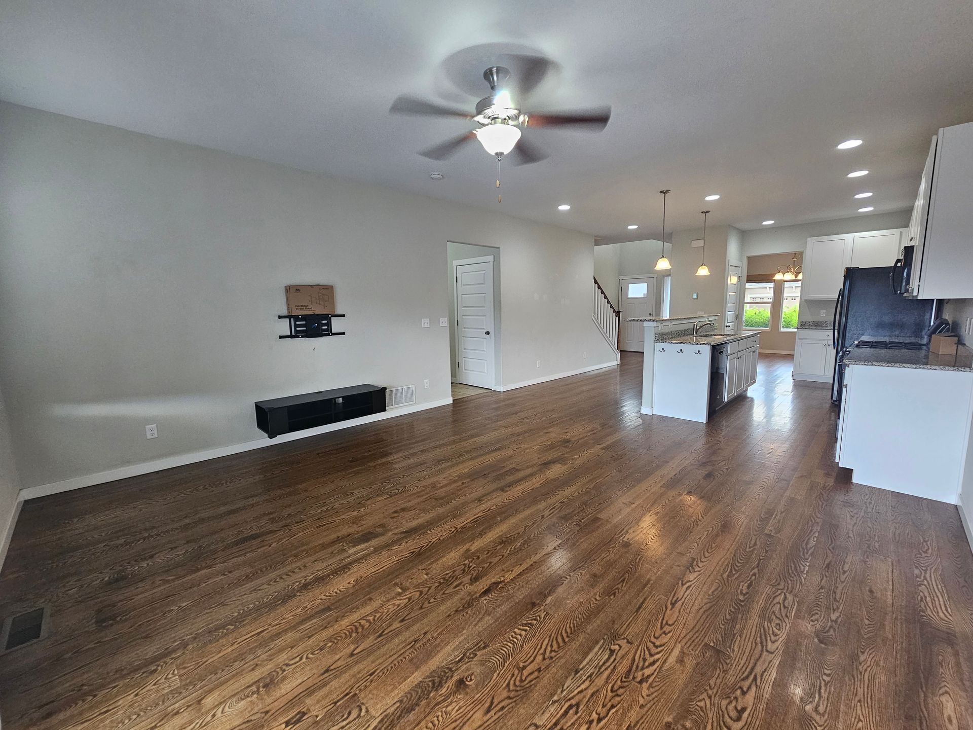 Building Photo - 1350 Alveston St