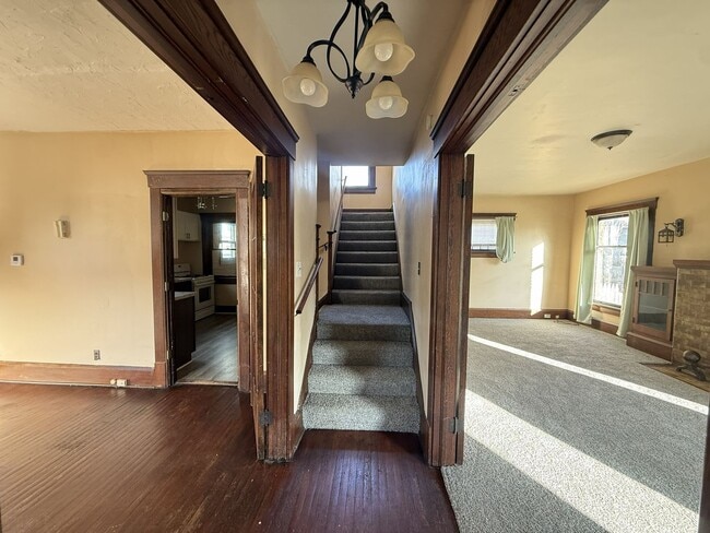 Building Photo - Very large 4 bedroom home for rent - Canton NW