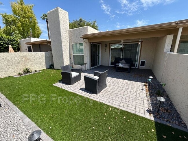 Building Photo - 26 S Desert Ave